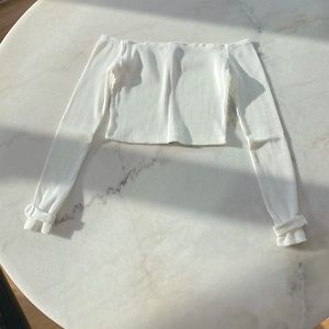 Maniere de Voir - Off the Shoulder Crop Top